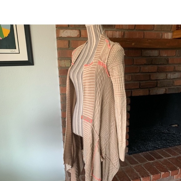 Free People All Washed Out Asymmetrical Cardigan Sand Tan Pink Sz S - Picture 3 of 6